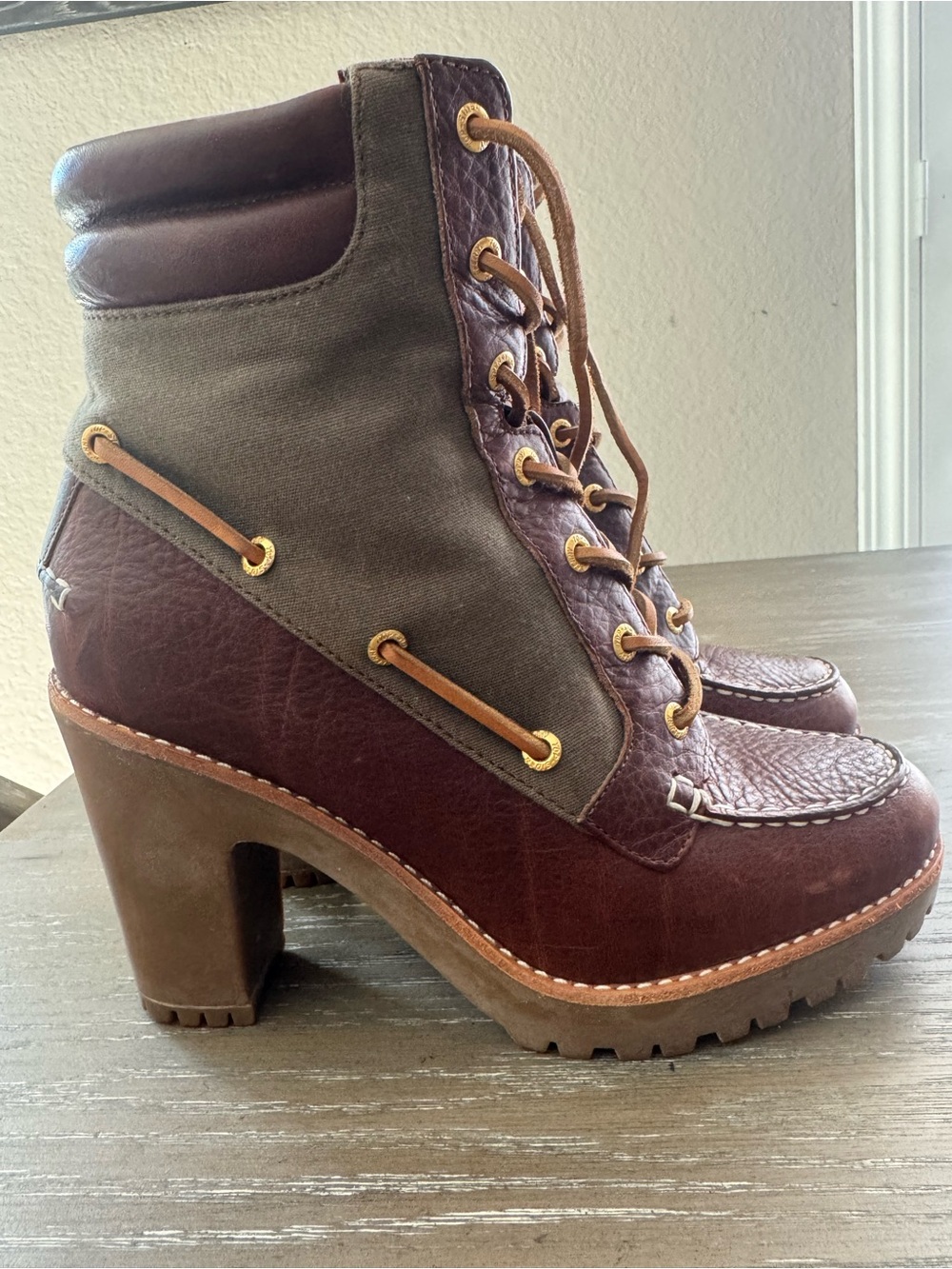 Women's Top Sperry Brown Leather Lace-Up Boot worn once - Picture 2 of 8